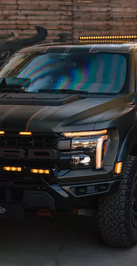 Установили пневмосигнал Тифон Т-37 и дополнительное освещение на Ford Raptor R